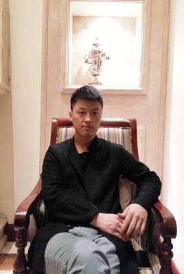 制片人杨亚林的第一张照片--四川上门女婿服务网